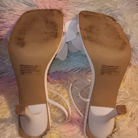 Steve Madden Amani Floral Ankle-Strap Heels~White~Women"s Size 9M - Picture 7 of 8